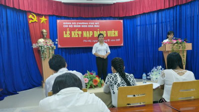 LỄ KẾT NẠP ĐẢNG VIÊN MỚI