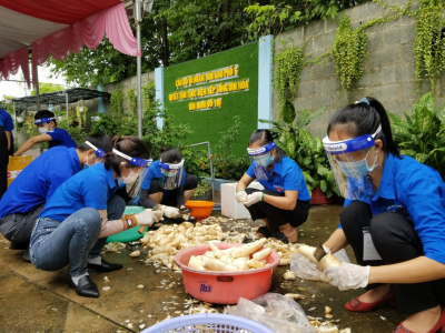 TINH THẦN CHỐNG DỊCH LỚN CỦA CÔ ĐOÀN VIÊN NHỎ