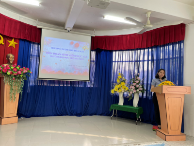 Sinh Viên Đại Học Năm Thứ 2 Trường Đại Học Thủ Dầu Một Đến Thực Tập Tại Trường Mầm Non Hoa Mai