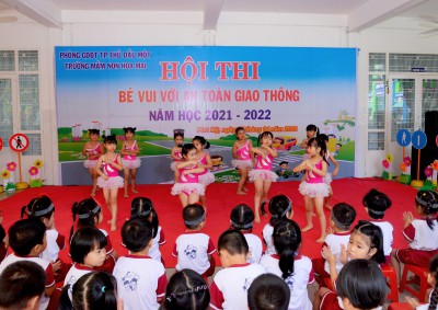 Trường Mầm non Hoa Mai tổ chức hội thi “Bé vui với an toàn giao thông” Năm học 2021 – 2022