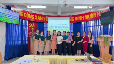 Sinh hoạt chuyên môn cụm 2 tại trường Mầm non Hoa Mai năm học 2023 - 2024