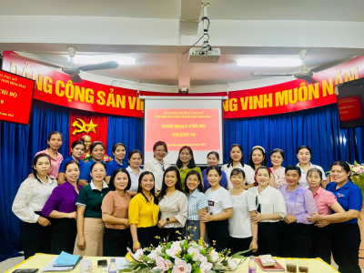 Chi bộ Trường Mầm Non Hoa Mai tổ chức họp chi bộ định kỳ hàng tháng.