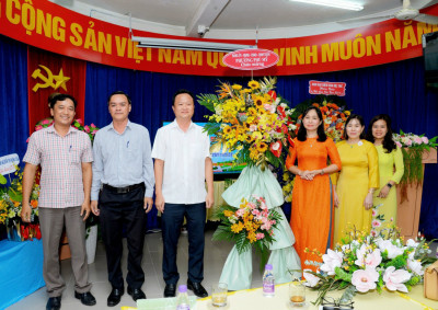 Trường mầm non Hoa Mai họp mặt ngày nhà giáo việt nam 20.11