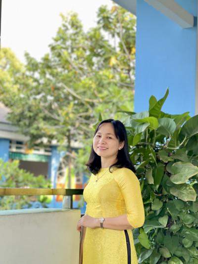 TUYÊN DƯƠNG “GƯƠNG SÁNG CÁN BỘ QUẢN LÝ” CHÀO MỪNG KỈ NIỆM 41 NĂM NGÀY NHÀ GIÁO VIỆT NAM (20/11/1982-20/11/2023)-CÔ LÊ THỊ TUYẾT MAI