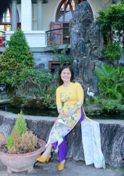 TUYÊN DƯƠNG “GƯƠNG SÁNG NHÂN VIÊN” CHÀO MỪNG KỈ NIỆM 41 NĂM NGÀY NHÀ GIÁO VIỆT NAM (20/11/1982-20/11/2023)-GƯƠNG SÁNG CÔ  ĐỖ THỊ THU
