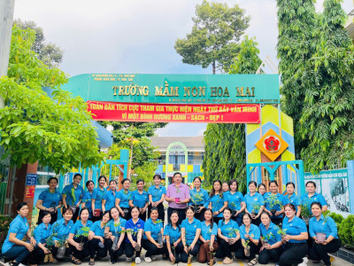 Trường Mầm non Hoa Mai thực hiện tổng vệ sinh môi trường hưởng ứng "Ngày thứ bảy văn minh" năm 2024