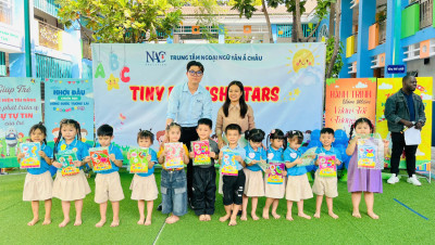 BÉ TỰ TIN TỎA SÁNG TẠI CHƯƠNG TRÌNH “TINY ENGLISH STARS”