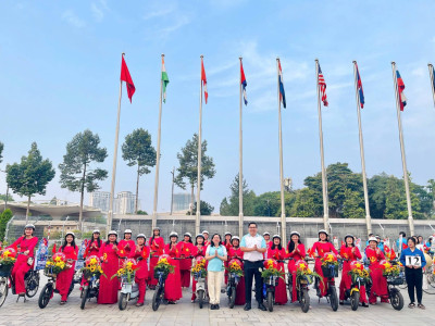 TRƯỜNG MẦM NON HOA MAI ĐẠT GIẢI NHẤT HỘI THI TRANG TRÍ XE HOA DIỄU HÀNH