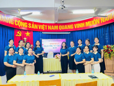 TRƯỜNG MẦM NON HOA MAI – RỘN RÀNG YÊU THƯƠNG NGÀY 20/10