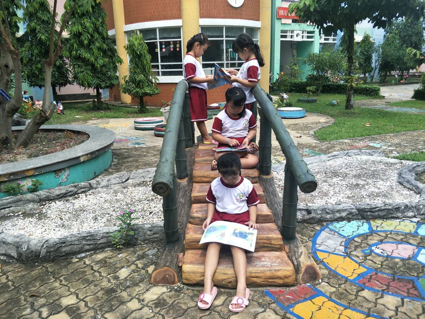 KỸ NĂNG SỐNG CHO TRẺ MẦM NON: DẠY CON KỸ NĂNG SỐNG TỰ LẬP