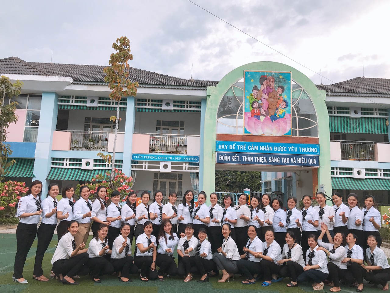 CÔNG ĐOÀN CƠ SỞ TRƯỜNG MẦM NON HOA MAI TỔ CHỨC SINH HOẠT KỶ NIỆM NGÀY 20/10