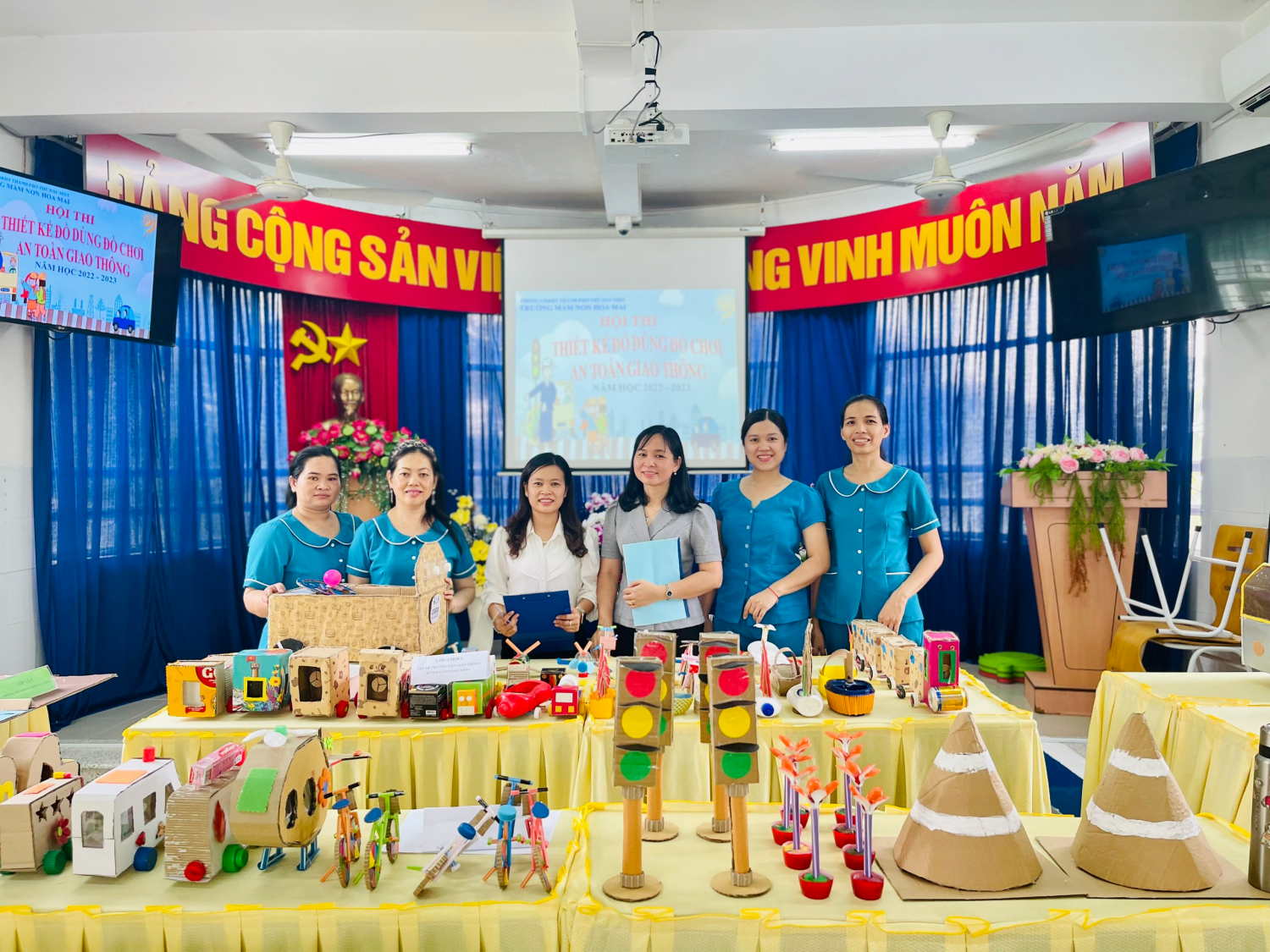 Hội thi Thiết kế đồ dùng, đồ chơi an toàn giao thông” năm học 2022 – 2023.