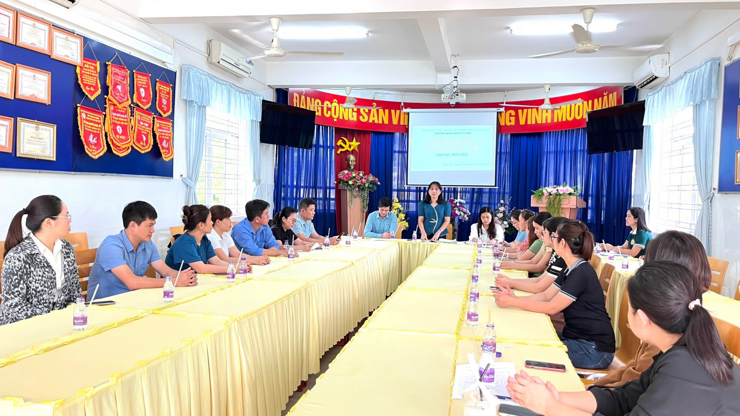 Trường Mầm non Hoa Mai tổ chức họp Ban đại diện cha mẹ trẻ đầu năm học 2023 - 2024.