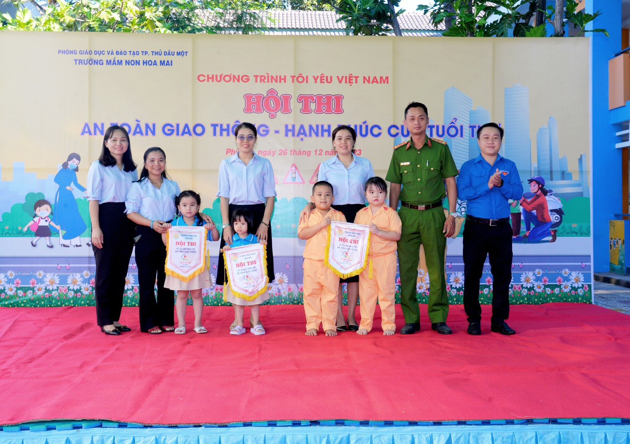 Trường mầm non Hoa Mai tổ chức Hội thi “An toàn giao thông - Hạnh phúc của trẻ thơ”