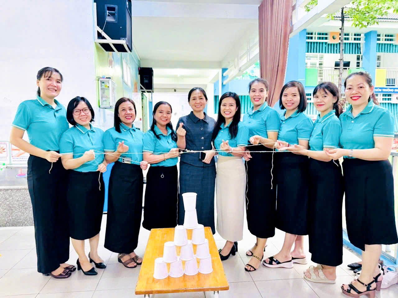 Trường Mầm non Hoa Mai tổ chức Họp mặt ngày Quốc tế Phụ nữ 8/3 cho toàn thể CBGVNV nhà trường.