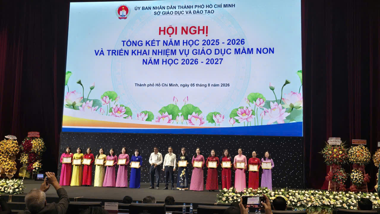 TRƯỜNG MẦM NON HOA MAI VINH DỰ NHẬN GIẤY KHEN CỦA SỞ GIÁO DỤC VÀ ĐÀO TẠO THÀNH PHỐ HỒ CHÍ MINH