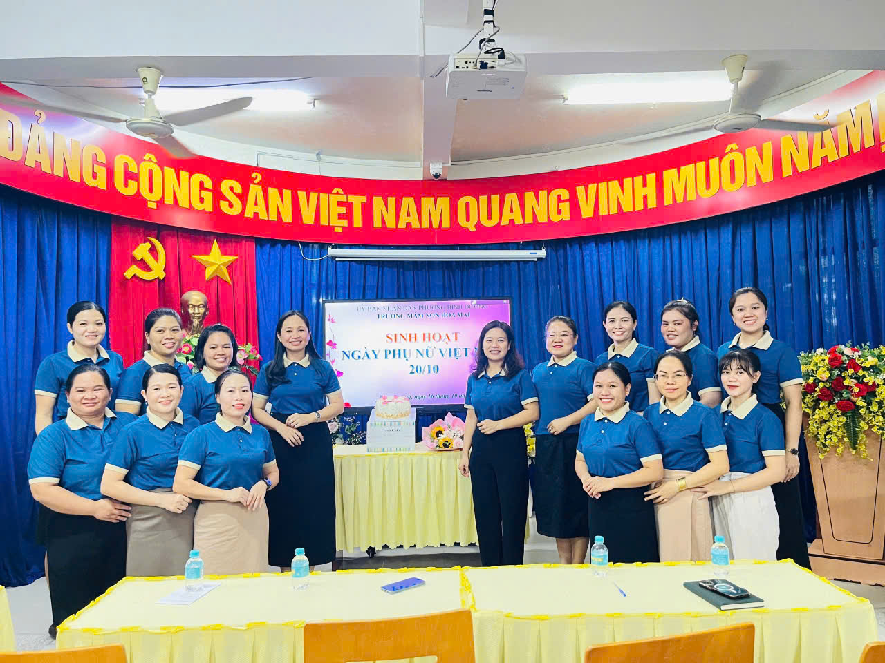 TRƯỜNG MẦM NON HOA MAI – RỘN RÀNG YÊU THƯƠNG NGÀY 20/10